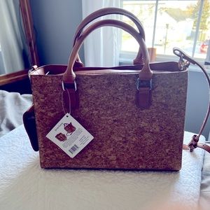 NWT Insulated wine purse.